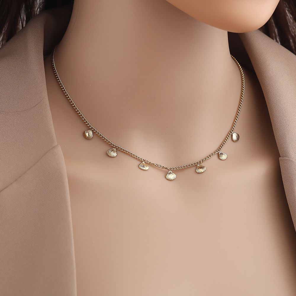 Necklace Tiny Shells