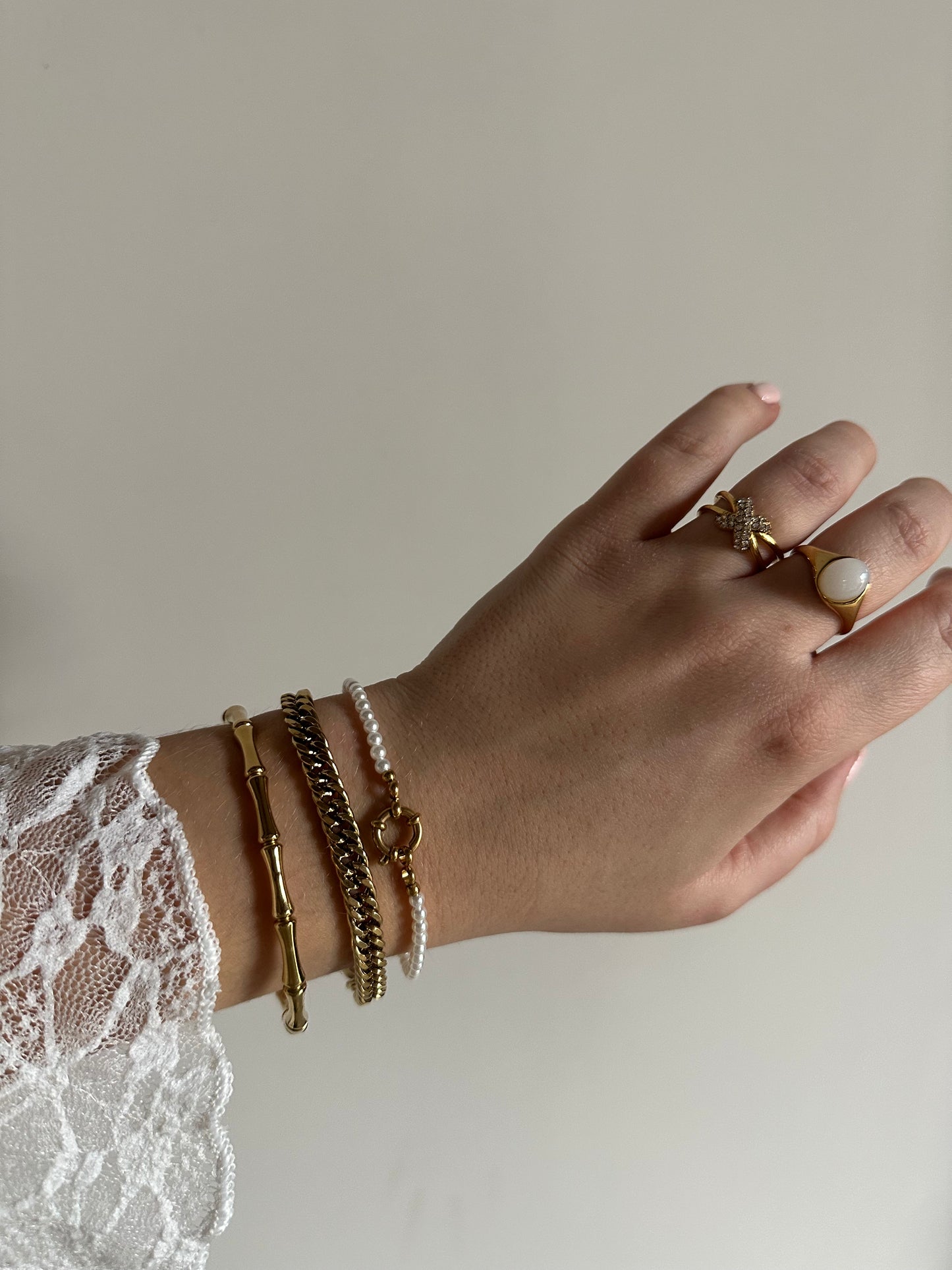 Ring White Stone