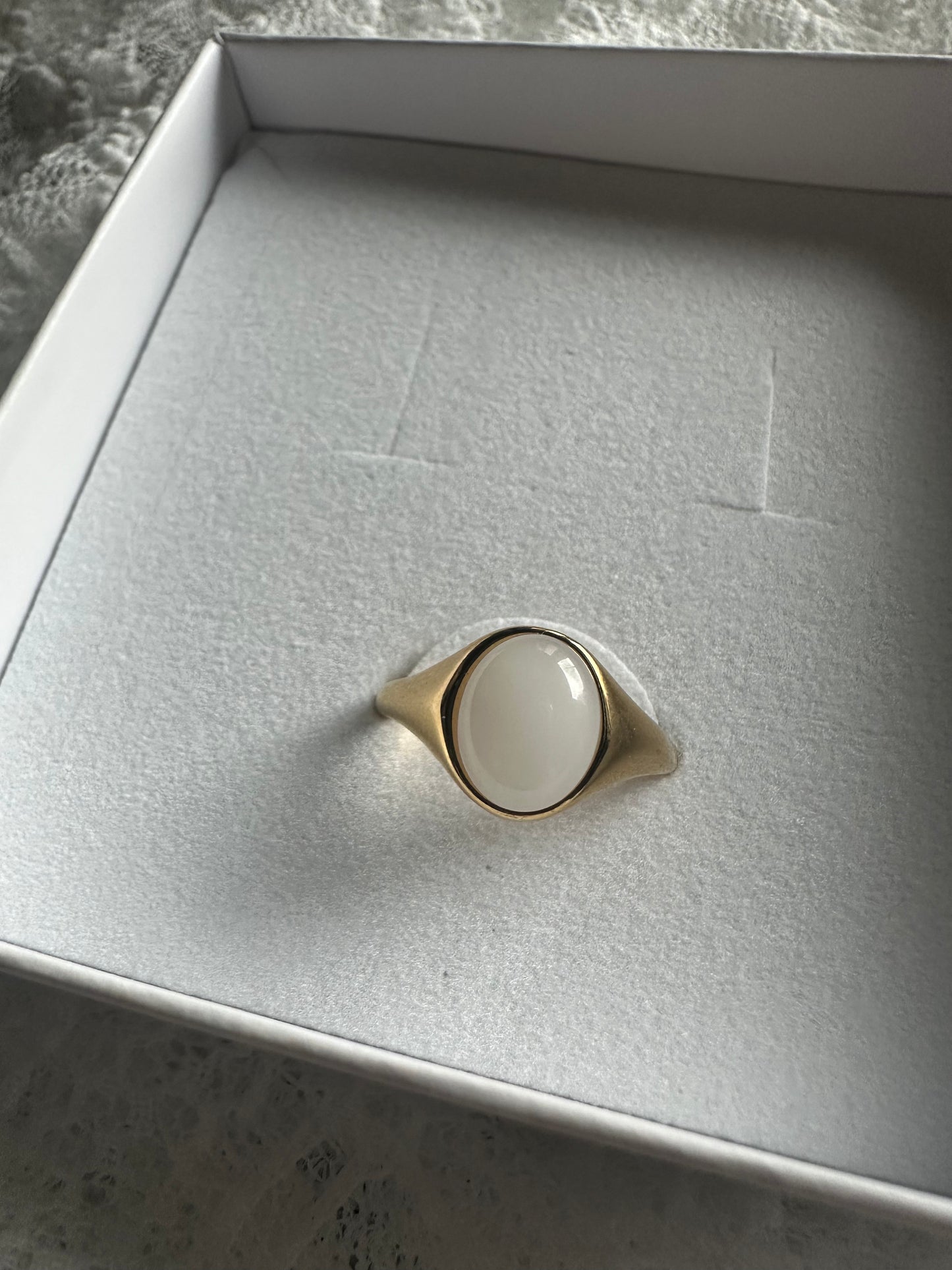 Ring White Stone