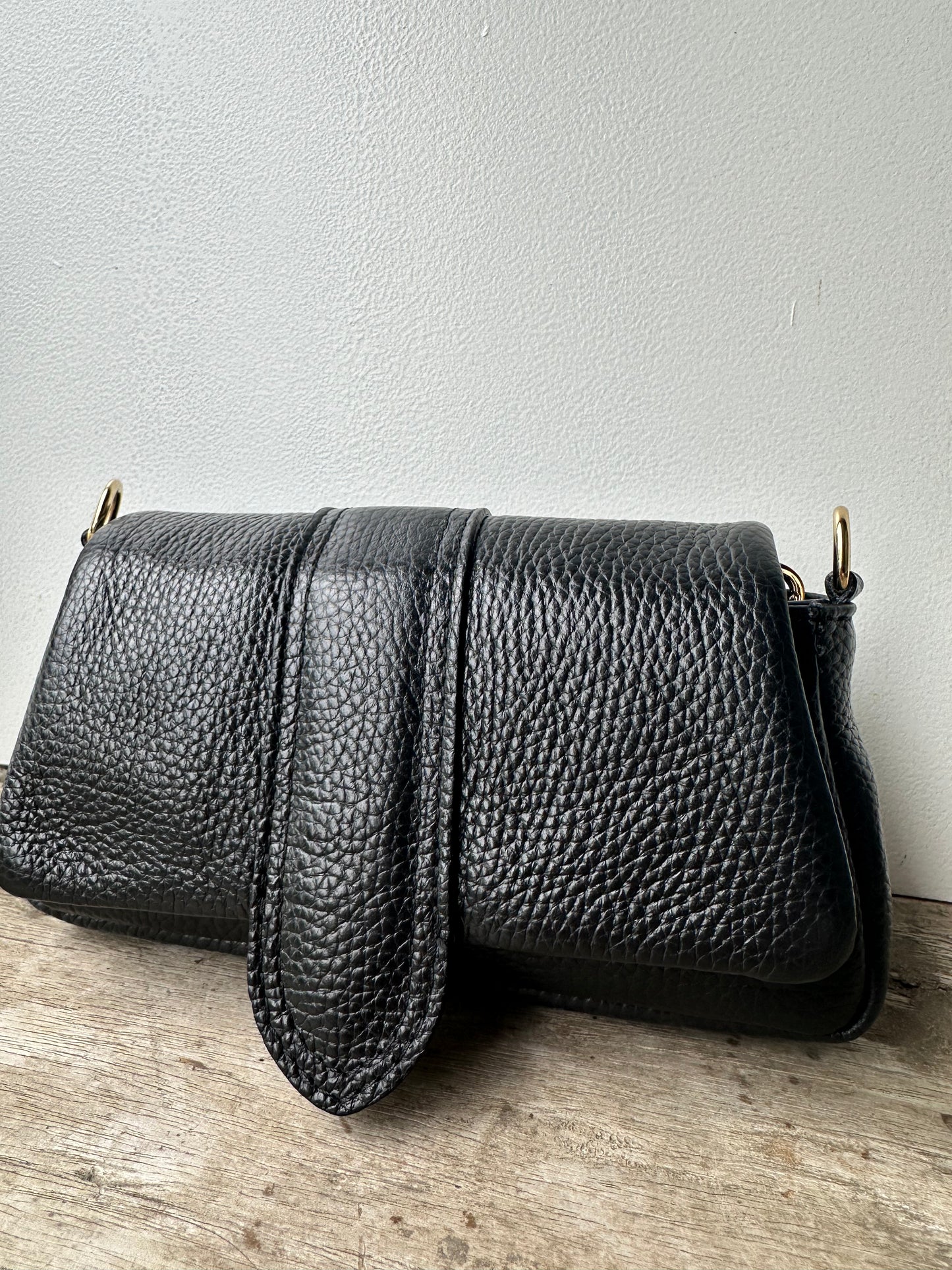 Yasmin Puffy Bag Black